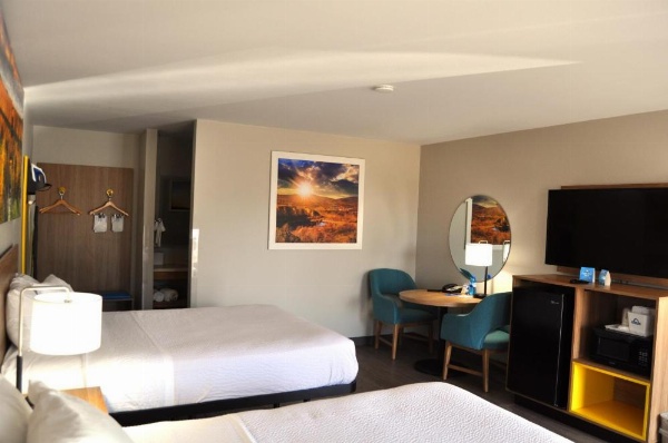 Days Inn by Wyndham Worland image 11