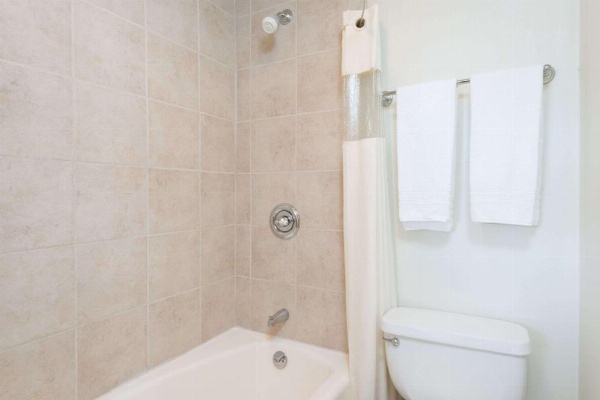 Days Inn by Wyndham Worland image 16