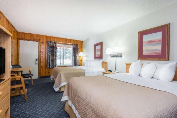 Days Inn by Wyndham Worland image 18