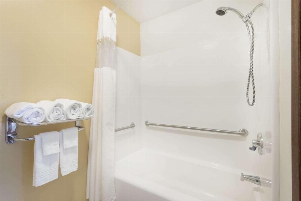 Days Inn by Wyndham Worland image 19